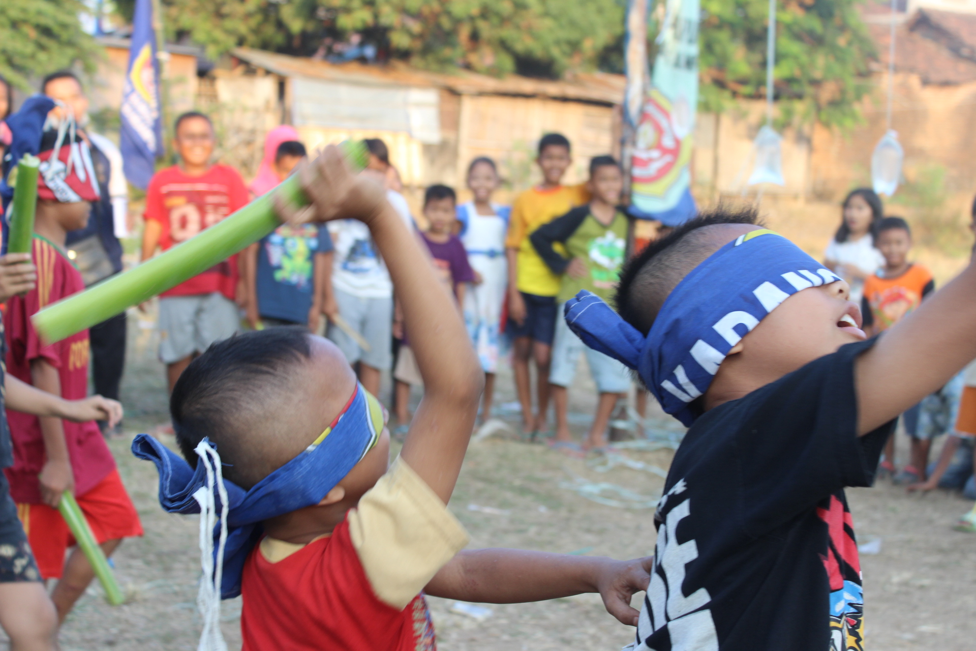 OPINI, Sekolah Serba Panggung, Masa Depan Serba Gantung